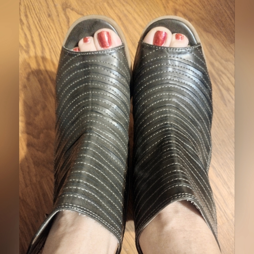 Chinese Laundry Olive Peep-Toe Heels
